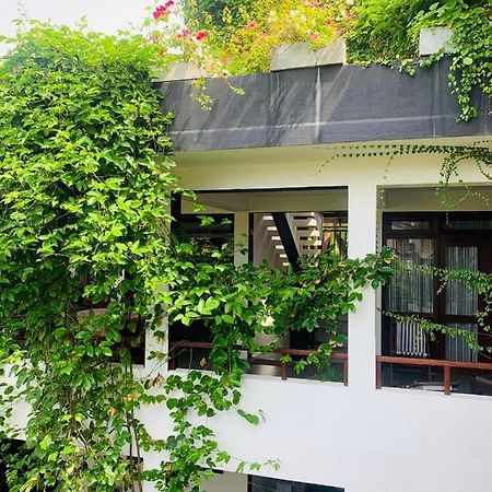 Villa A & A Hikkaduwa Buitenkant foto