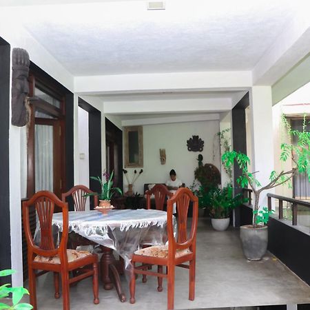 Villa A & A Hikkaduwa Buitenkant foto