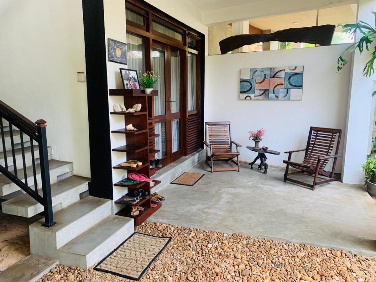 Villa A & A Hikkaduwa Buitenkant foto
